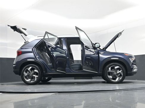 New 2026 Hyundai Venue SEL image 29