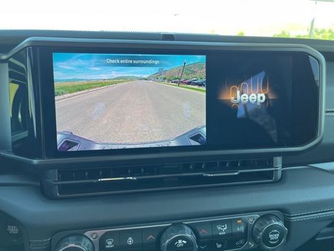 New 2025 Jeep Gladiator Sport w/ Premium Package image 20