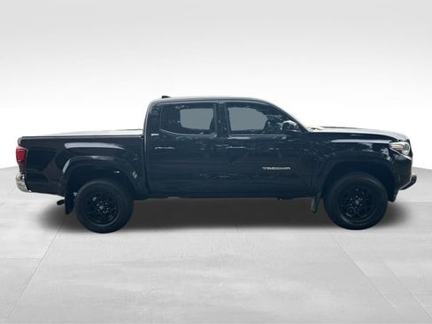 Used 2020 Toyota Tacoma SR5 AWD/4WD image 7
