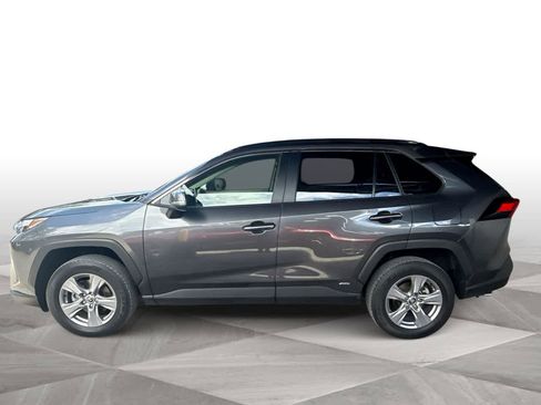 Used 2024 Toyota RAV4 XLE AWD/4WD image 5