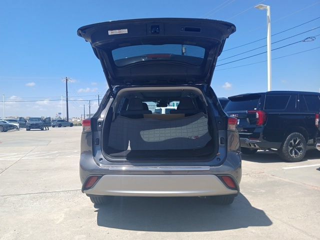 Used 2020 Toyota Highlander Platinum AWD/4WD image 9