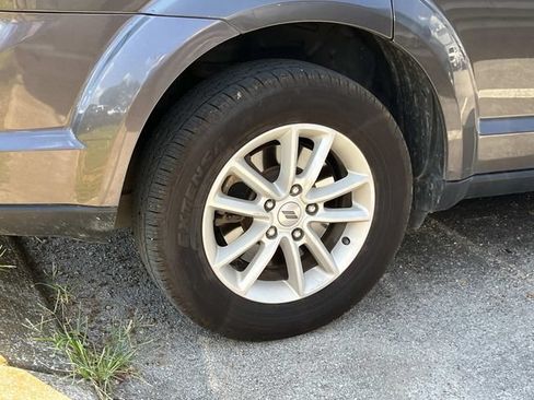 Used 2018 Dodge Journey SXT w/ Connectivity Group FWD image 13