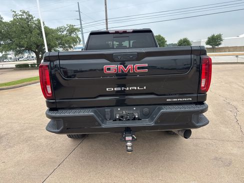 Used 2022 GMC Sierra 2500 Denali w/ Denali Black Diamond Edition AWD/4WD image 6