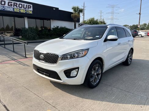 Used 2017 Kia Sorento SX FWD image 1