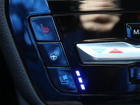 Used 2022 Ford Explorer Limited image 42