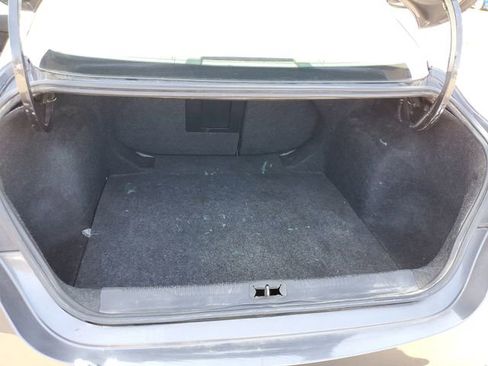 Used 2016 Chrysler 200 Limited FWD image 7