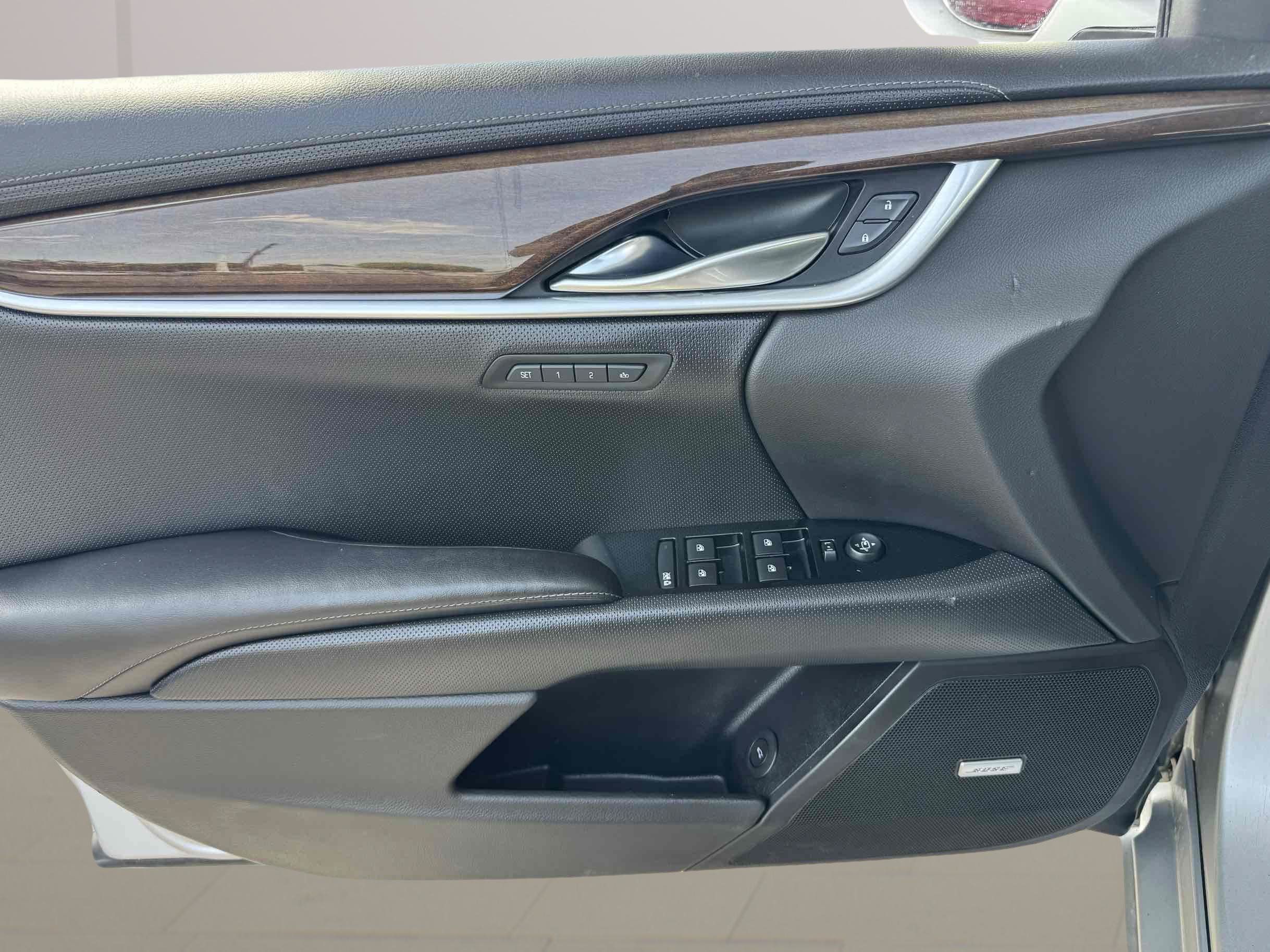 Used 2017 Cadillac XTS Luxury FWD image 9