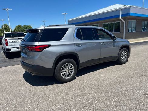 Used 2023 Chevrolet Traverse LT FWD image 9