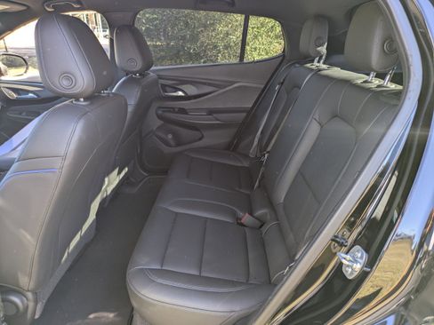 Used 2025 Buick Envista Sport Touring image 14