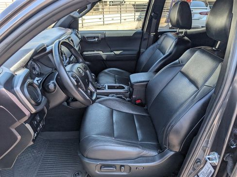 Used 2022 Toyota Tacoma SR5 image 2