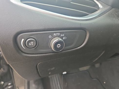 Used 2020 Chevrolet Malibu LT FWD image 18