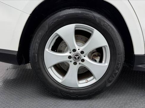 Used 2017 Mercedes-Benz GLS 450 4MATIC image 32