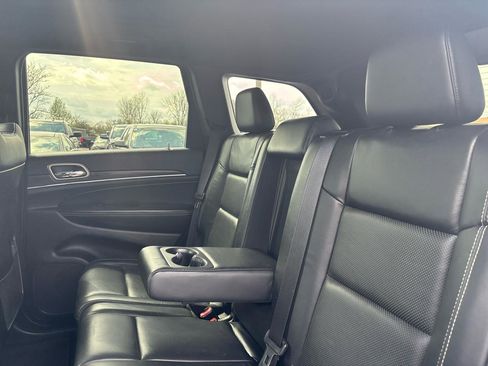 Used 2014 Jeep Grand Cherokee Limited w/ Luxury Group II AWD/4WD image 16