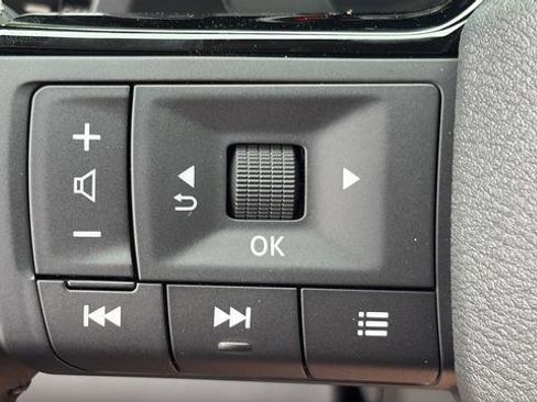 New 2026 Nissan Pathfinder Platinum AWD/4WD image 17