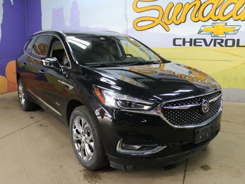 Used 2019 Buick Enclave Avenir w/ Avenir Technology Package AWD/4WD image 4