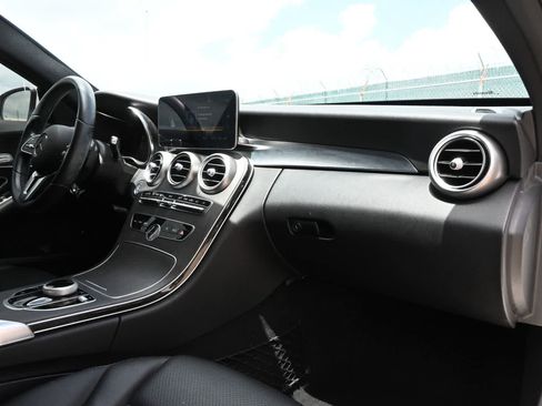 Used 2020 Mercedes-Benz C 300 Sedan image 23