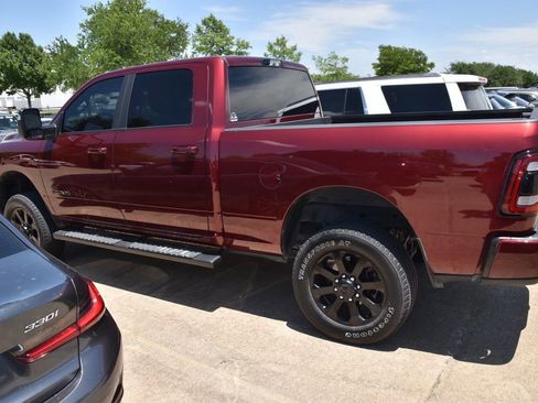 Used 2024 RAM 2500 Big Horn w/ Night Edition AWD/4WD image 9
