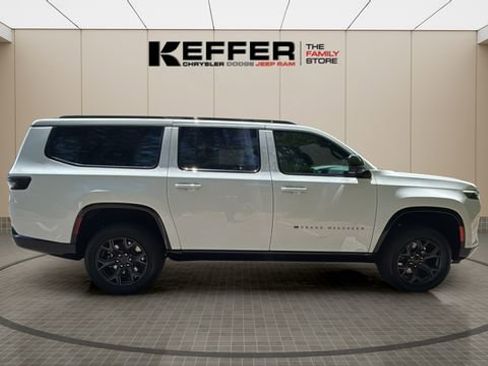 New 2026 Jeep Grand Wagoneer L Limited AWD/4WD image 7
