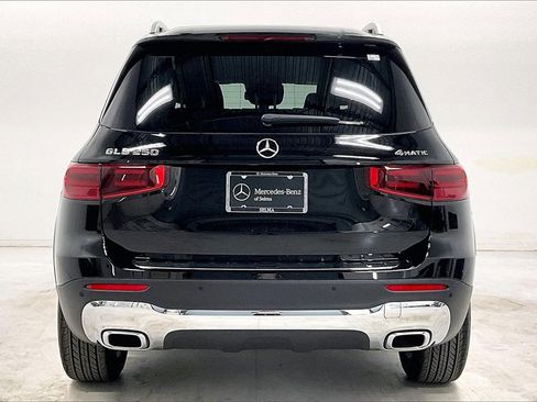 New 2025 Mercedes-Benz GLB 250 4MATIC image 4
