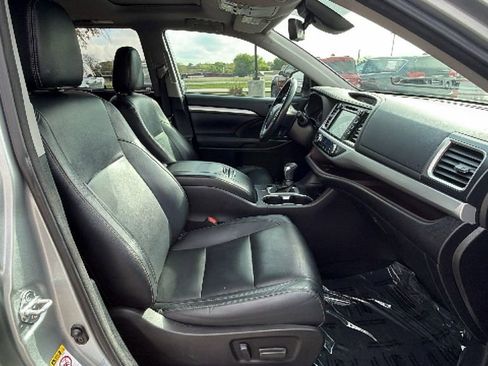 Used 2018 Toyota Highlander XLE image 39