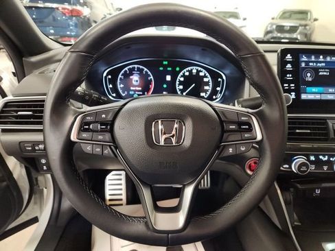 Used 2018 Honda Accord Sport image 17