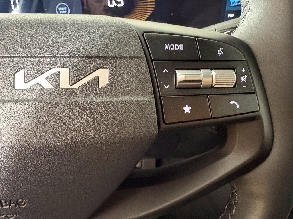 Used 2026 Kia Sportage EX w/ EX Panorama Roof Package FWD image 25