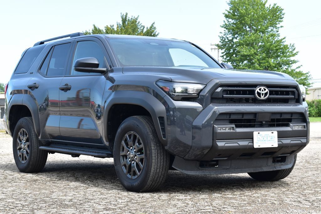 Used 2025 Toyota 4Runner SR5 AWD/4WD image 3