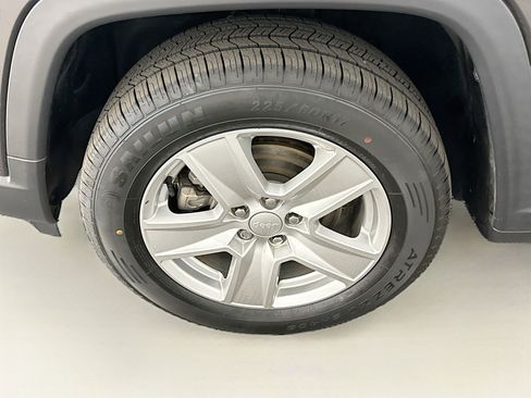 Used 2022 Jeep Compass Latitude w/ Convenience Group image 11