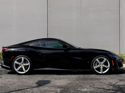 Used 2019 Ferrari Portofino RWD image 6