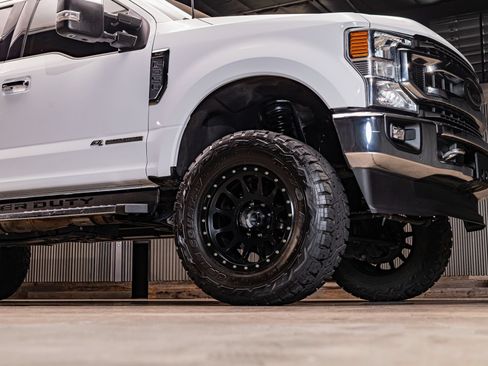 Used 2022 Ford F350 XLT w/ XLT Premium Package AWD/4WD image 11