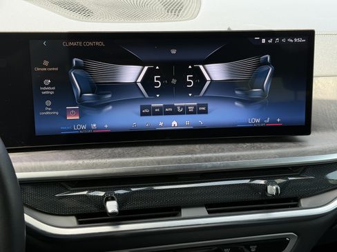 Used 2024 BMW X5 sDrive40i RWD image 29