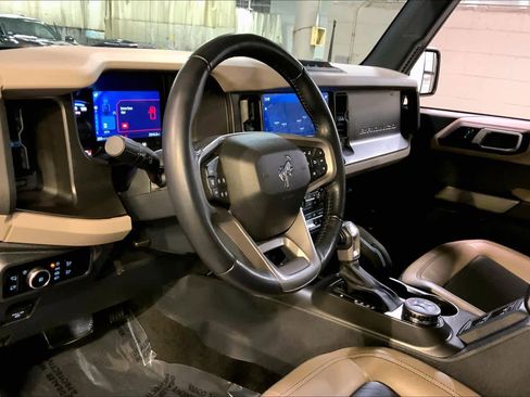 Used 2023 Ford Bronco Wildtrak image 18