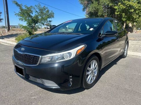 Used 2017 Kia Forte LX FWD image 3
