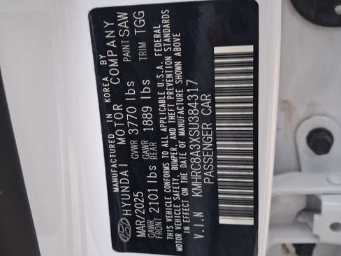 Used 2025 Hyundai Venue SEL FWD image 3