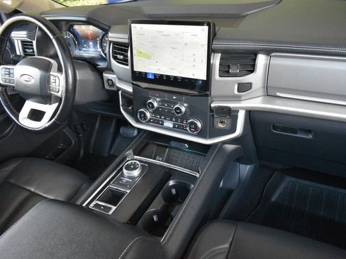 Used 2022 Ford Expedition XLT RWD image 32