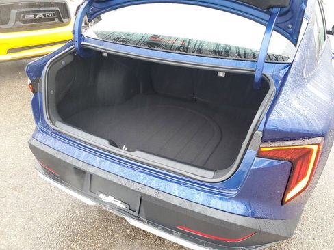 Used 2025 Kia K4 EX image 33