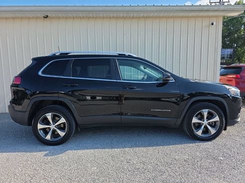 Used 2019 Jeep Cherokee Limited AWD/4WD image 3