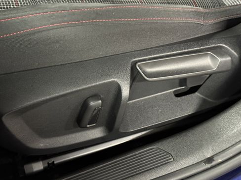 Used 2022 Volkswagen GTI S image 28