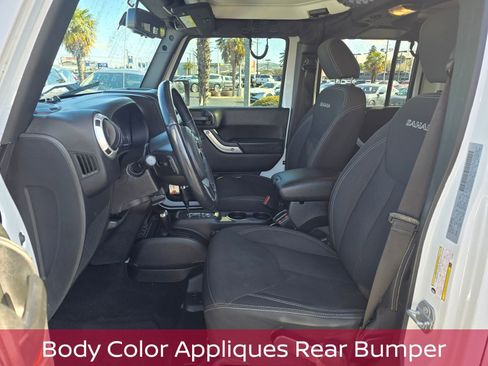 Used 2018 Jeep Wrangler Unlimited Sahara AWD/4WD image 15