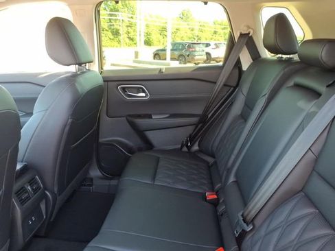New 2026 Nissan Rogue Platinum AWD/4WD image 8