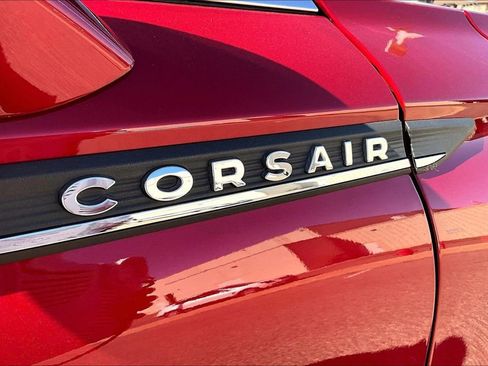 Used 2025 Lincoln Corsair FWD image 32