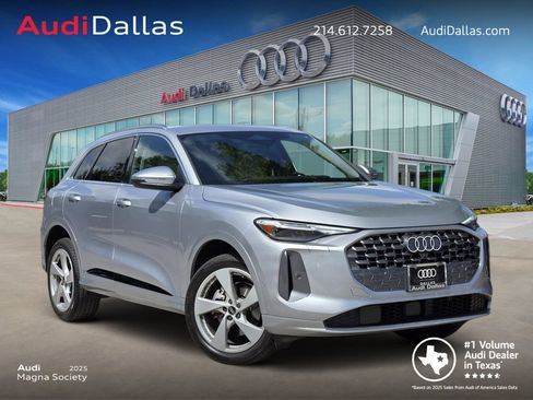 Used 2025 Audi Q5 Premium Plus w/ Premium Plus AWD/4WD image 1