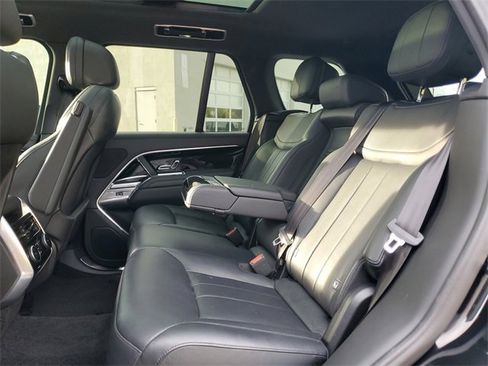 Certified 2023 Land Rover Range Rover SE image 13