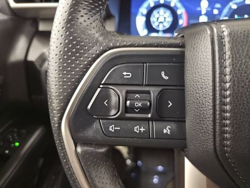Used 2025 Toyota 4Runner Limited AWD/4WD image 19