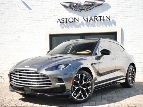 Used 2023 Aston Martin DBX 707 AWD/4WD image 27