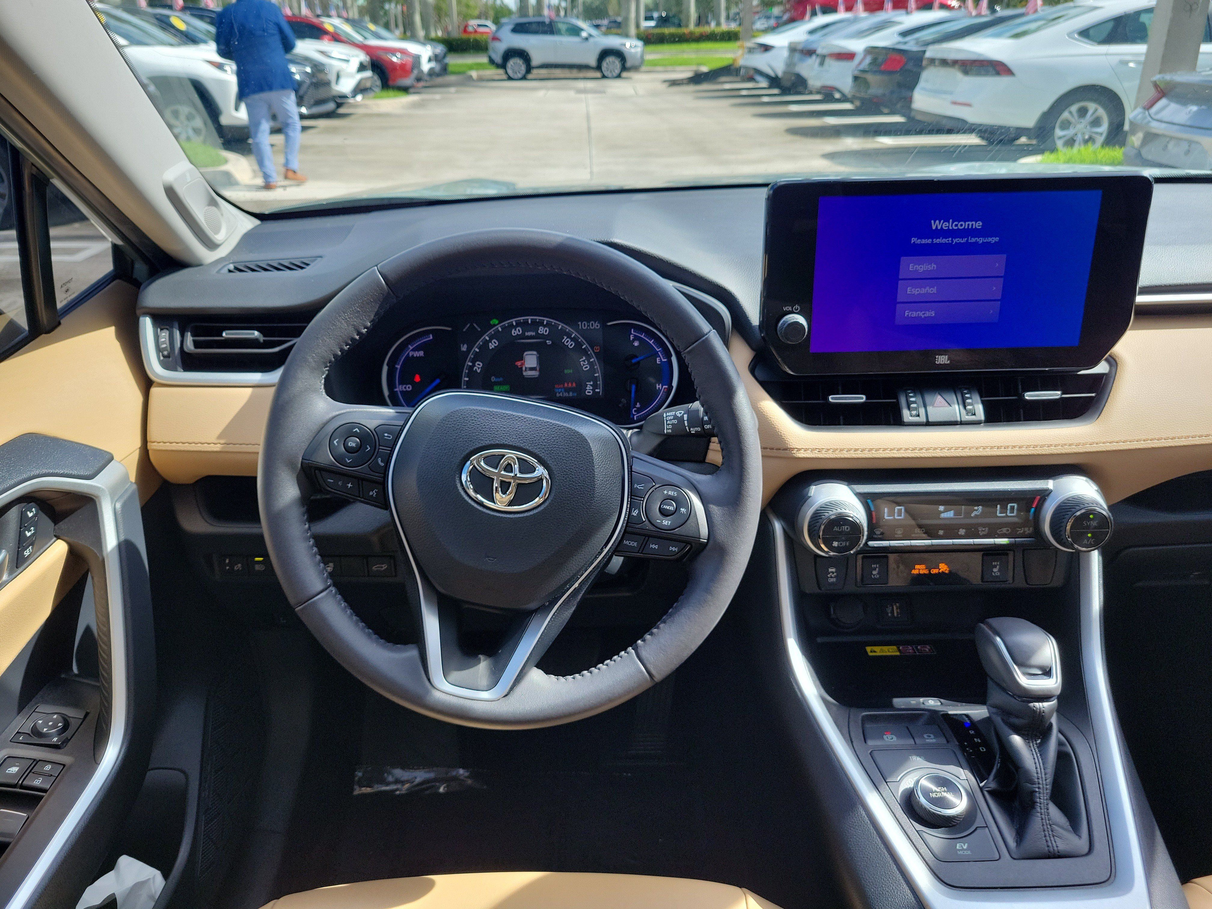 Used 2023 Toyota RAV4 XLE Premium AWD/4WD image 18