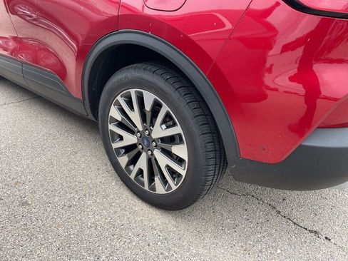 Used 2020 Ford Escape Titanium AWD/4WD image 4