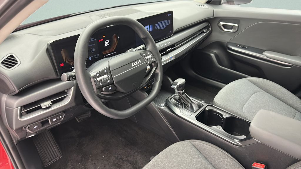 Used 2025 Kia K4 FWD image 12