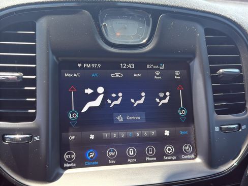 Used 2018 Chrysler 300 S w/ 300S Premium Group AWD/4WD image 19