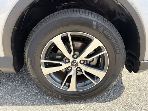 Used 2017 Toyota RAV4 XLE FWD image 27